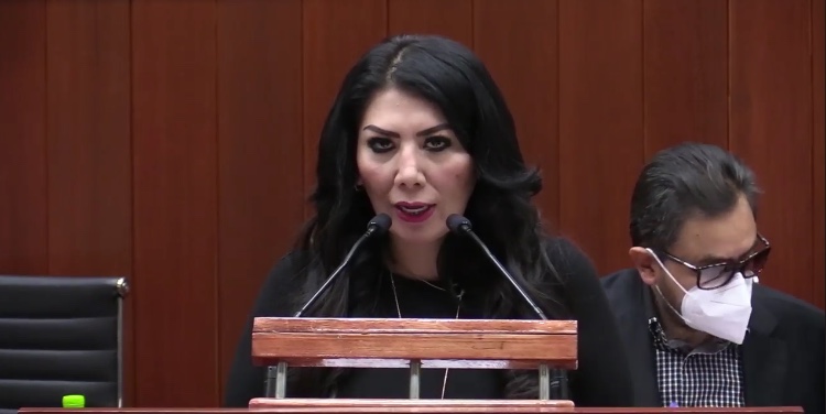 Busca  diputada garantizar derechos individuales de periodistas 