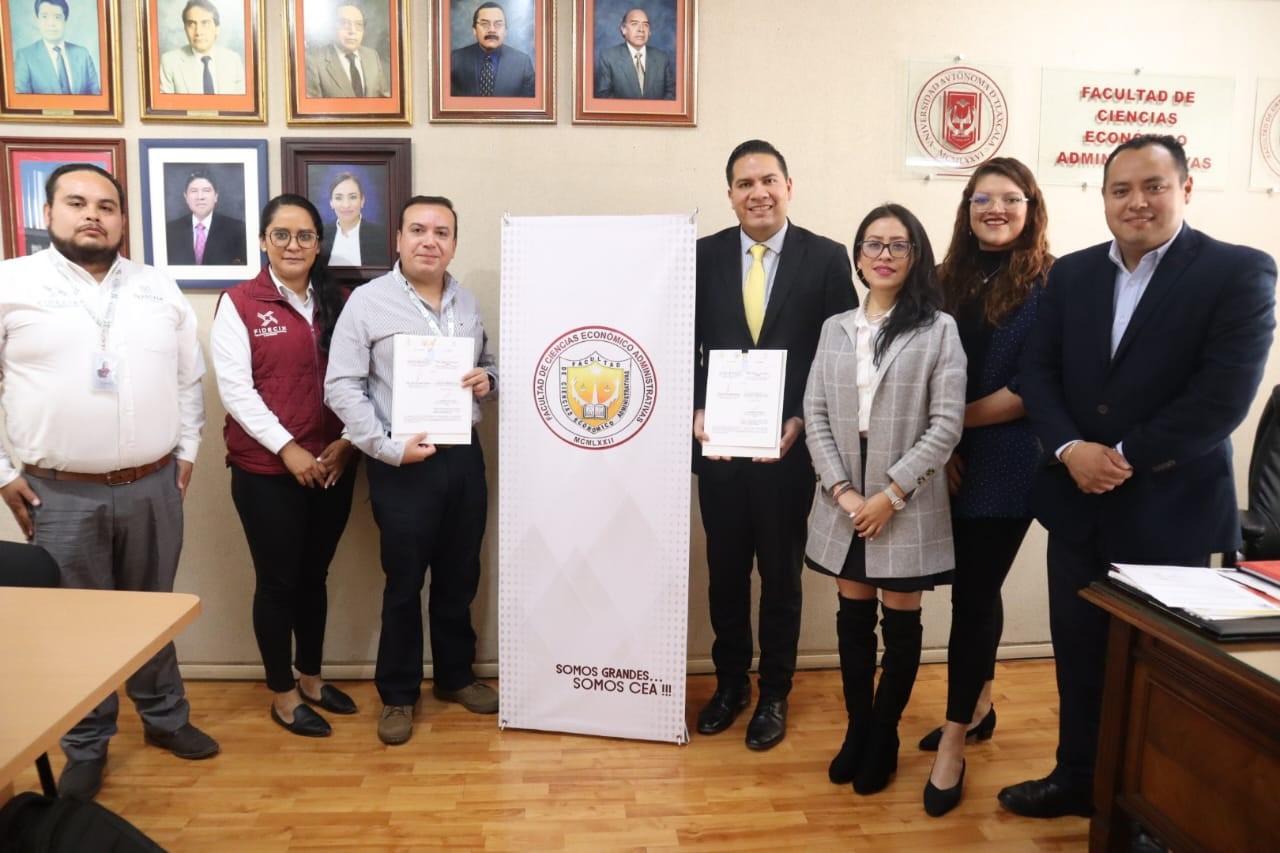 SIGNA CONVENIO DE COLABORACIÓN FIDECIX CON LA UATx