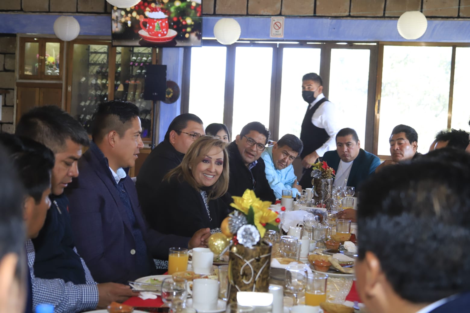 SOSTUVO GOBERNADORA REUNIÓN CON ALCALDES EN UN MARCO DE COLABORACIÓN Y PLURALIDAD POLÍTICA