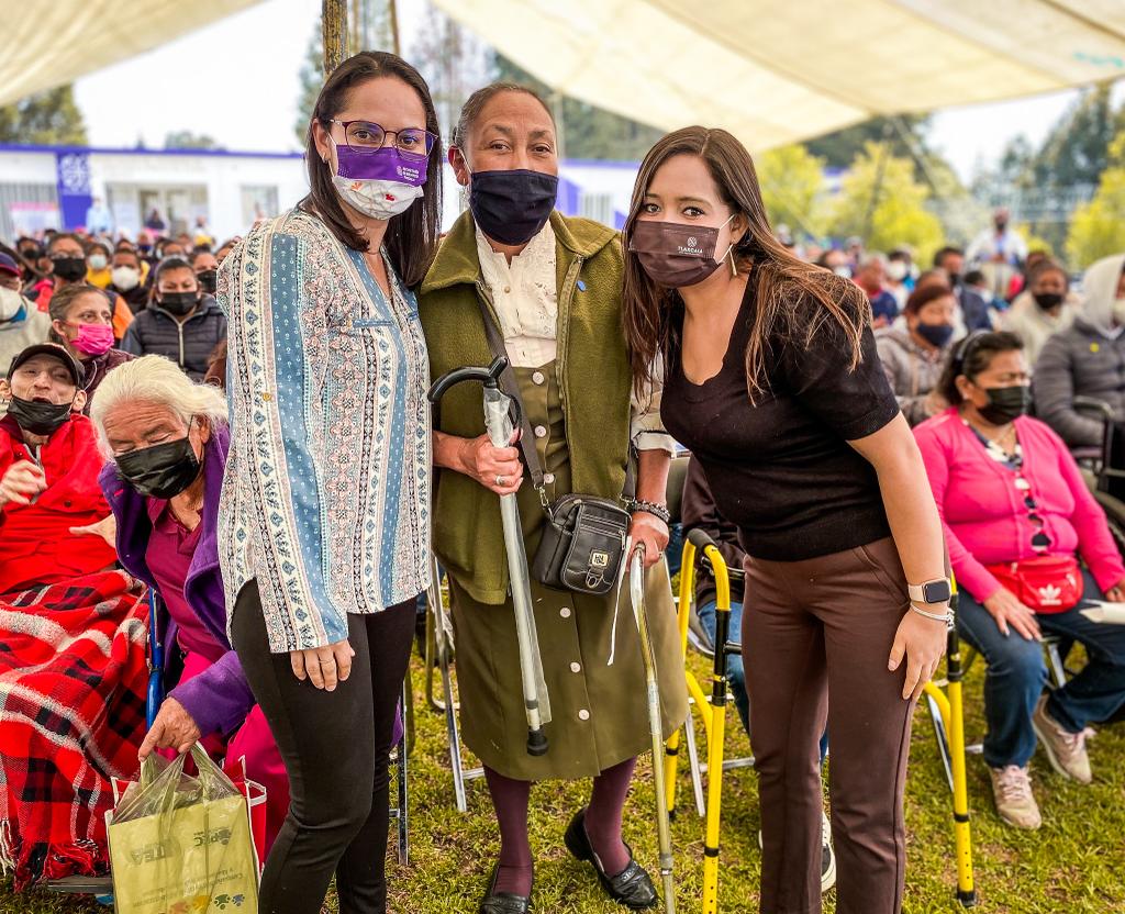 CONTINÚA SECRETARÍA DE BIENESTAR CON ENTREGA DE BASTONES PARA PERSONAS CON DISCAPACIDAD VISUAL