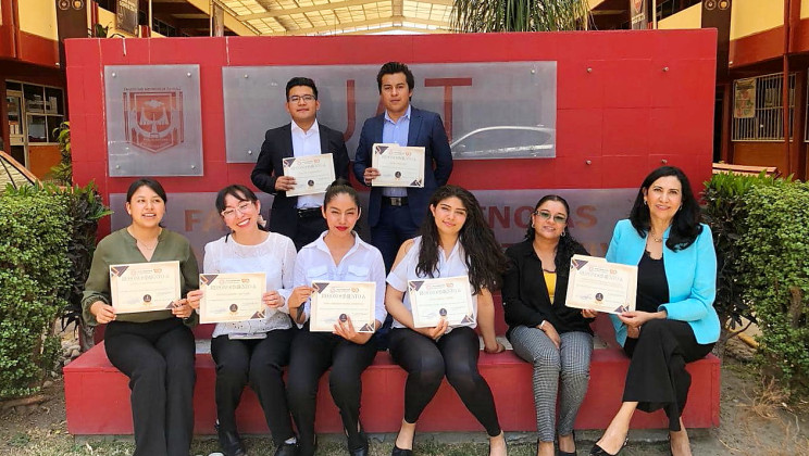 Obtienen estudiantes de la UATx primer lugar en concurso del Colegio de Contadores Públicos