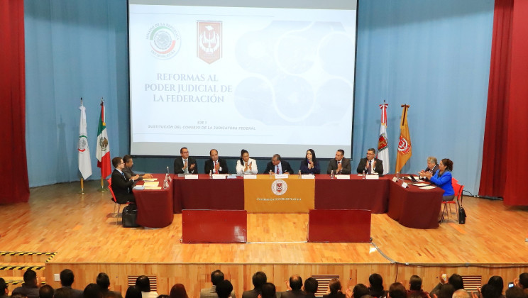 Reflexionan en la UATx sobre reforma al Poder Judicial