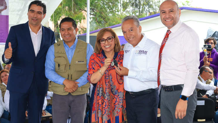 FORTALECE GOBERNADORA AL ICATLAX CON EQUIPAMIENTO Y UNIDADES VEHICULARES