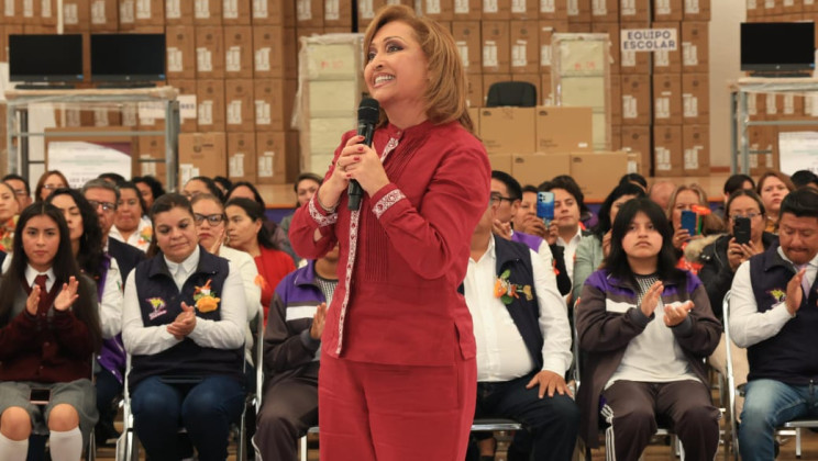 ENTREGA GOBERNADORA EQUIPO Y MOBILIARIO A PLANTELES DEL COBAT