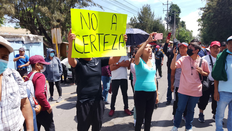 Más de 150 enfermos de insuficiencia renal y familiares se manifestaron frente al hospital del la Loma Xicohténcatl