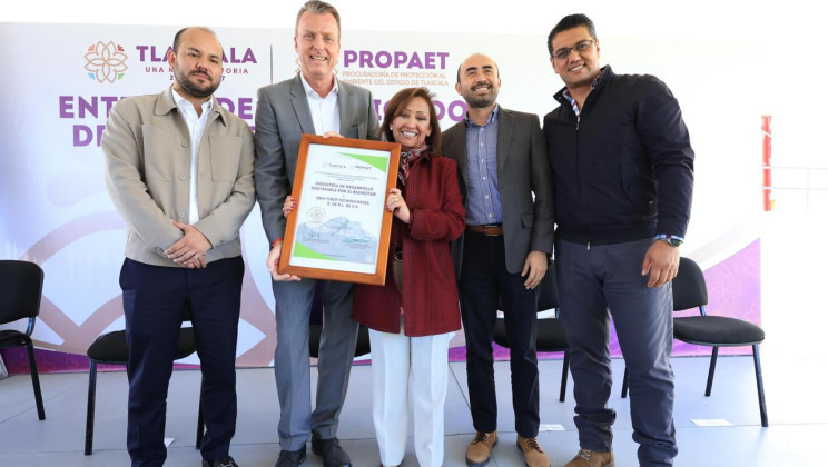 ENTREGA GOBERNADORA LORENA CUÉLLAR CERTIFICADOS AMBIENTALES