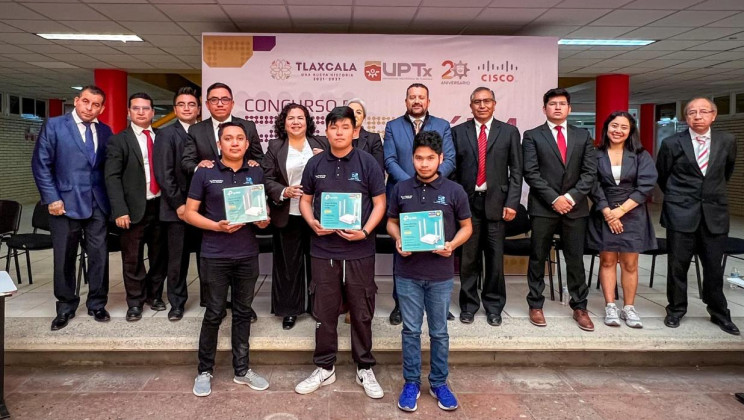 CELEBRA UPTX 8º CONCURSO DE REDES DE INGENIERÍA EN TECNOLOGÍAS DE LA INFORMACIÓN