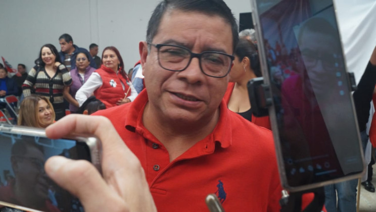 Gana Enrique Padilla dirigencia del PRI por ser el único en registrarse