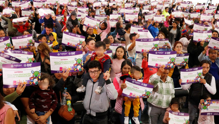 CUMPLE SEDIF CON LA PRIMERA INFANCIA: ENTREGA BECAS