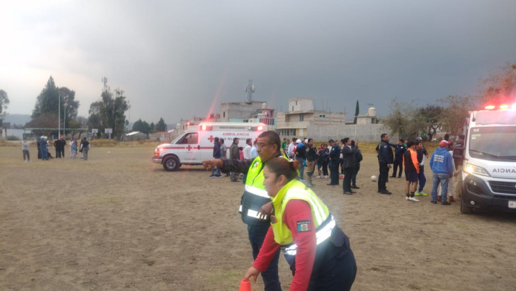 AUTORIDADES ATIENDIERÓN A CIUDADANOS AFECTADOS POR CAÍDA DE UN RAYO EN CHIAUTEMPAN