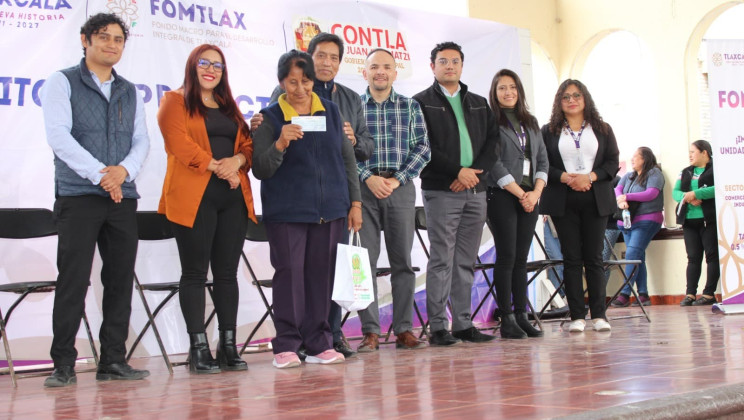 ENTREGA FOMTLAX CHEQUES A EMPRENDEDORES DEL MUNICIPIO DE CONTLA
