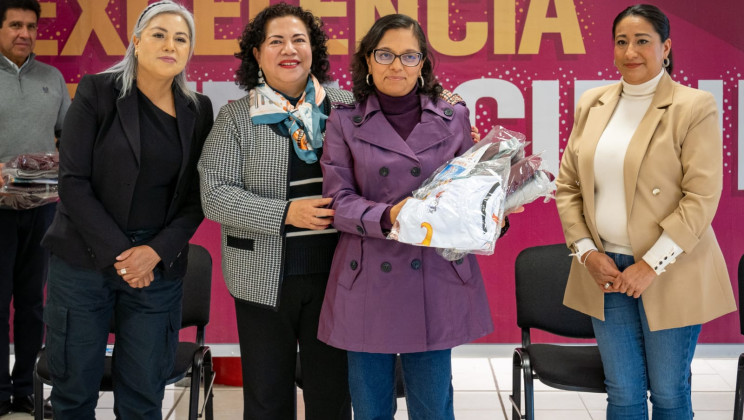 ENTREGA UPTX UNIFORMES DEPORTIVOS A PERSONAL; FORTALECE IDENTIDAD INSTITUCIONAL