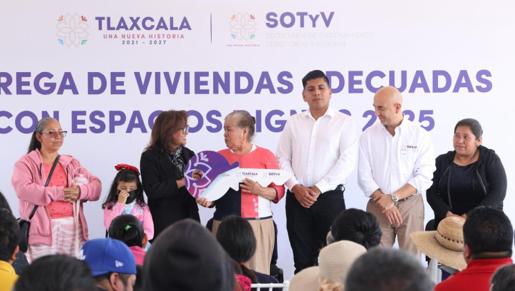ENTREGA LA GOBERNADORA CUARTOS-DORMITORIO EN MAZATECOCHCO