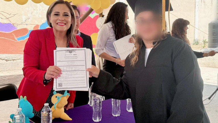 ENTREGA ITEA CERTIFICADOS EDUCACIÓN BÁSICA A INTERNAS DEL CERESO DE APIZACO