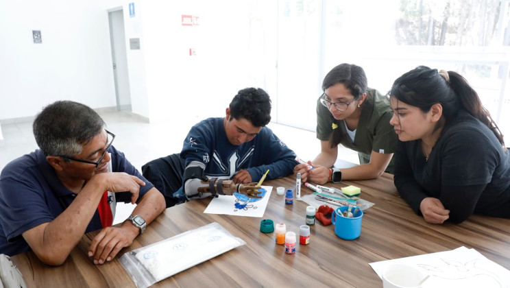 EN COORDINACIÓN SEDIF TLAXCALA, CLUB ROTARIO Y LN4 ENTREGAN PRÓTESIS DE MANO EN TLAXCALA