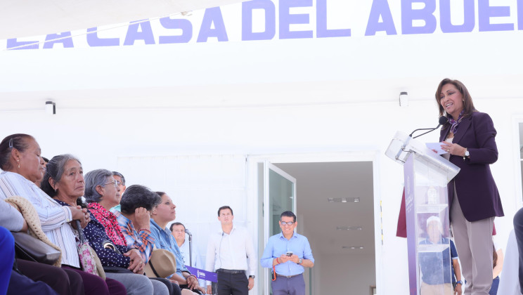 INAUGURA GOBERNADORA CASA DEL ABUELO EN METEPEC