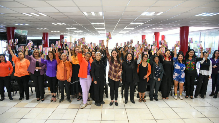 «TLAXCALA LEE A LAS MUJERES» LLEGA A LA UPTx CON SU VOLUMEN TRES