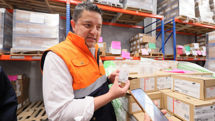 MUESTRA SECRETARIO DE SALUD ABASTO DE MEDICAMENTOS