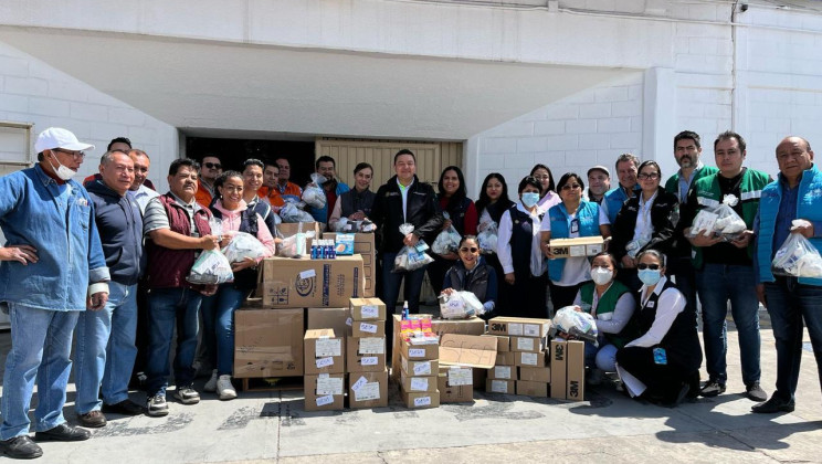 ENTREGA SESA MEDICAMENTOS Y MATERIAL DE CURACIÓN A PUESTO DE COMANDO QUE COMBATE INCENDIO EN ATLTZAYANCA