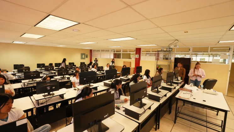 SUMAN 597 ALUMNAS TLAXCALTECAS BENEFICIADAS CON EL PROGRAMA TECNOLOCHICAS
