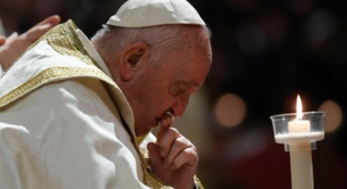 Muere Papa en el Vaticano por derrame cerebral