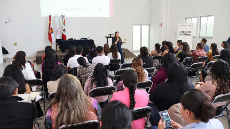 SMET CAPACITA A OPERADORES DE 20 CENTROS “LIBRE” EN EL ESTADO