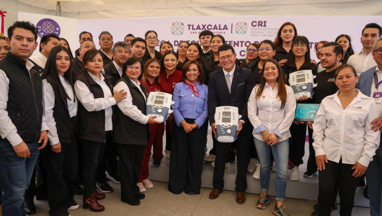 ENTREGÓ GOBERNADORA EQUIPAMIENTO DE ELECTROTERAPIA Y MOBILIARIO AL CRI-ESCUELA