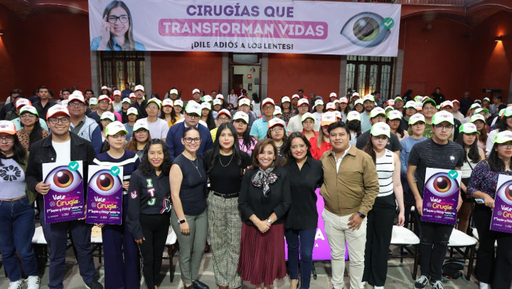 ENTREGA GOBERNADORA VALES DE CIRUGÍA A JÓVENES BENEFICIARIOS DEL PROGRAMA “VISUALIZANDO TU FUTURO”