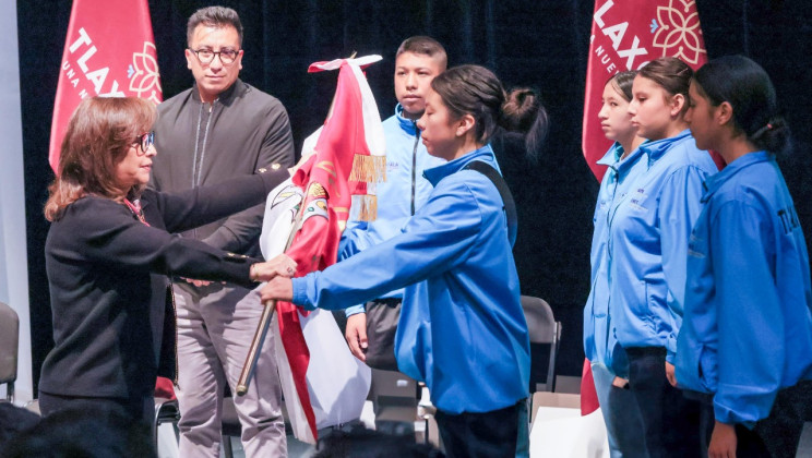 ABANDERA GOBERNADORA DELEGACIÓN TLAXCALTECA DE JUEGOS DEPORTIVOS NACIONALES ESCOLARES 2025