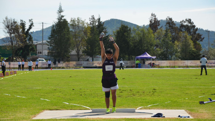 ISMAEL MACÍAS SE COLOCA ENTRE LOS 10 MEJORES DEL PAÍS EN IMPULSO DE BALA EN LA OLIMPIADA NACIONAL