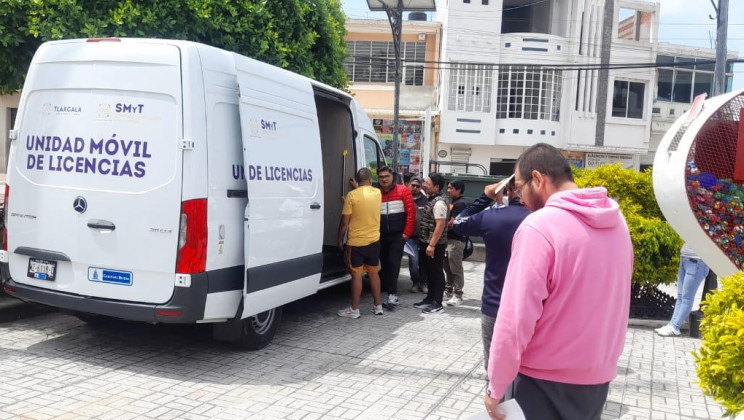 EXPIDIÓ UNIDAD MÓVIL DE LA SECRETARÍA DE MOVILIDAD MÁS DE MIL 200 LICENCIAS DE CONDUCIR