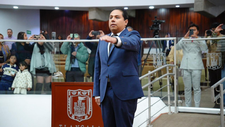 Toma protesta diputado Silvano Garay Loredo