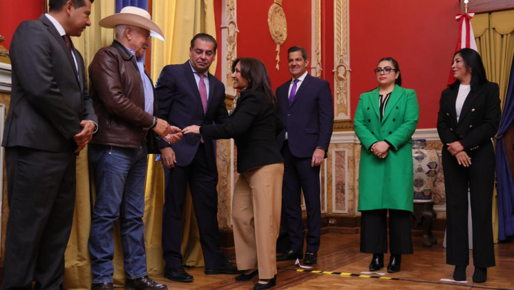 GOBERNADORA FORTALECE ÁREAS ESTRÉGICAS; ENTREGA NOMBRAMIENTOS A NUEVOS INTEGRANTES DEL GABINETE LEGAL Y AMPLIADO