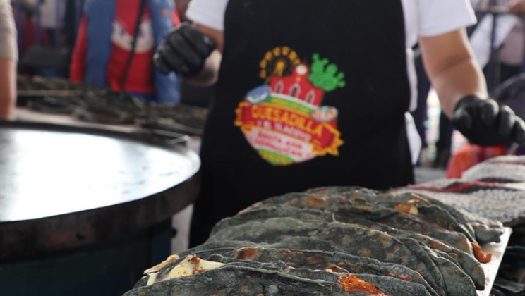 LOGRA TLAXCALA SU CUARTO RÉCORD GUINNESS CON LA LÍNEA DE QUESADILLAS MÁS GRANDE DEL MUNDO