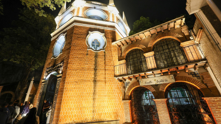 ILUMINA GOBIERNO DEL ESTADO CAPILLA DEL POCITO DE OCOTLÁN Y FORTALECE EL TURISMO RELIGIOSO
