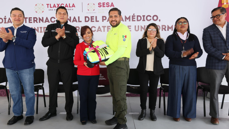 RECONOCE GOBERNADORA A PARAMÉDICOS Y FORTALECE AL CRUMT CON UNIDAD DE RESCATE Y UNIFORMES